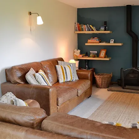 Holiday home Hollyhock